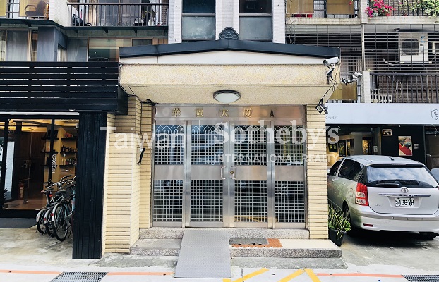 忠孝敦化商圈店面建物外觀